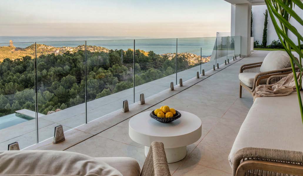 Terraza orientada al sur con vistas al mar en San Antón, Málaga Este