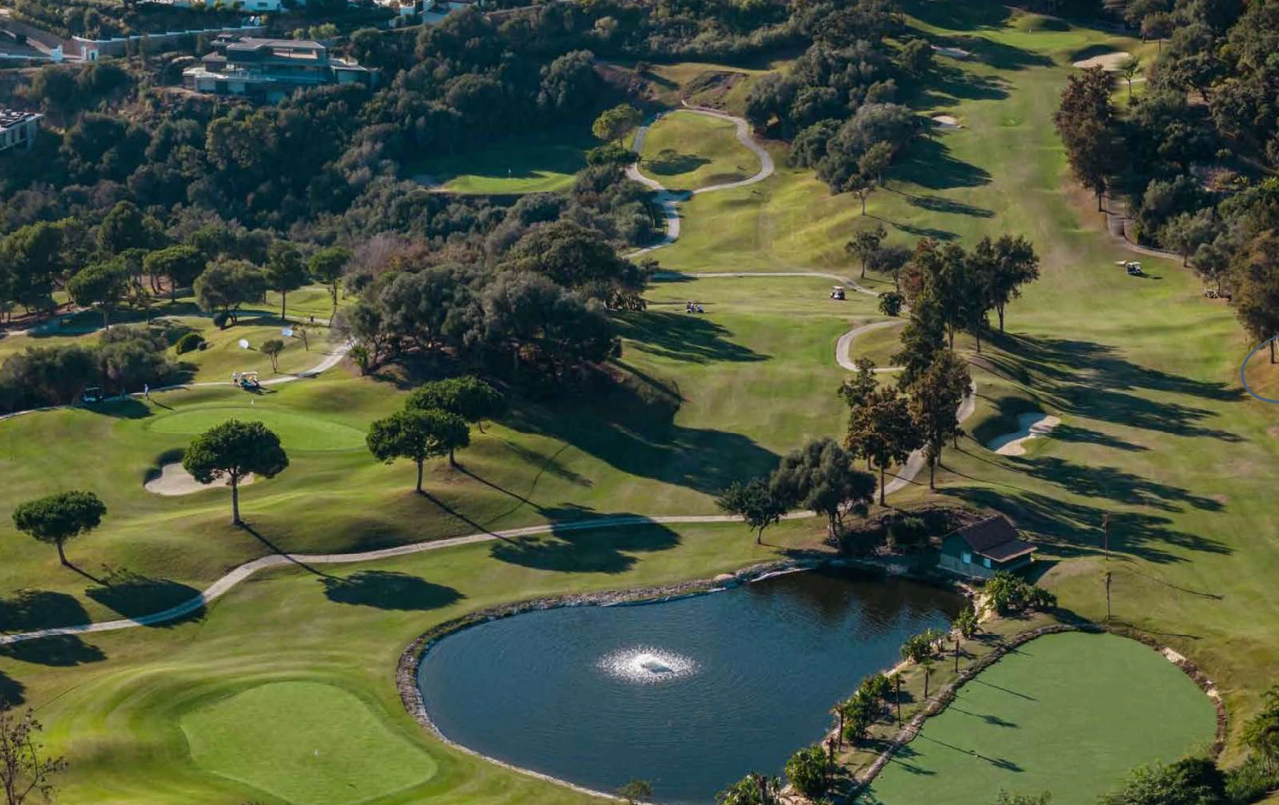 Campo de golf de Valle Romano con lago