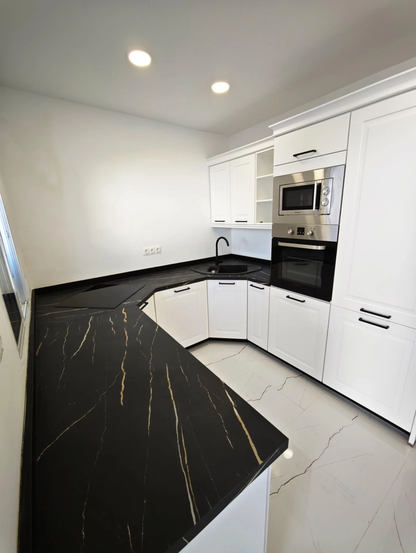 vivienda con patio y apartamento · alhaurín — Alhaurín el Grande · Málaga