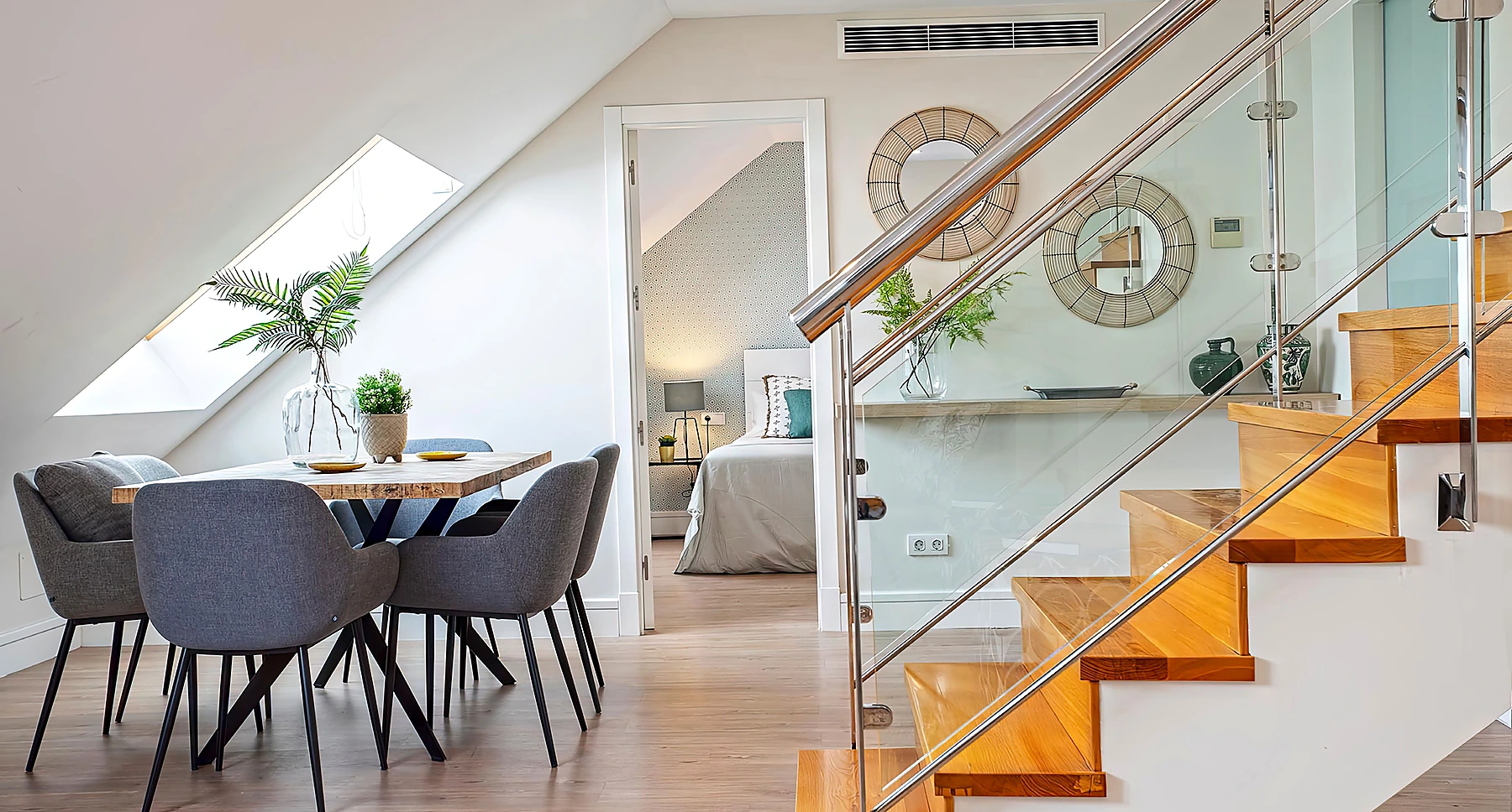 vivienda dúplex con escalera interior en Cister